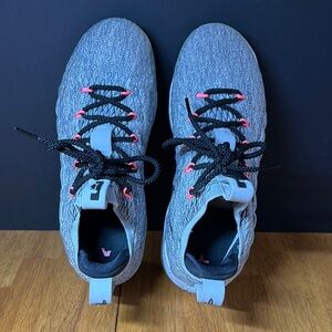 LeBron 15 Nike low melon athletic shoe